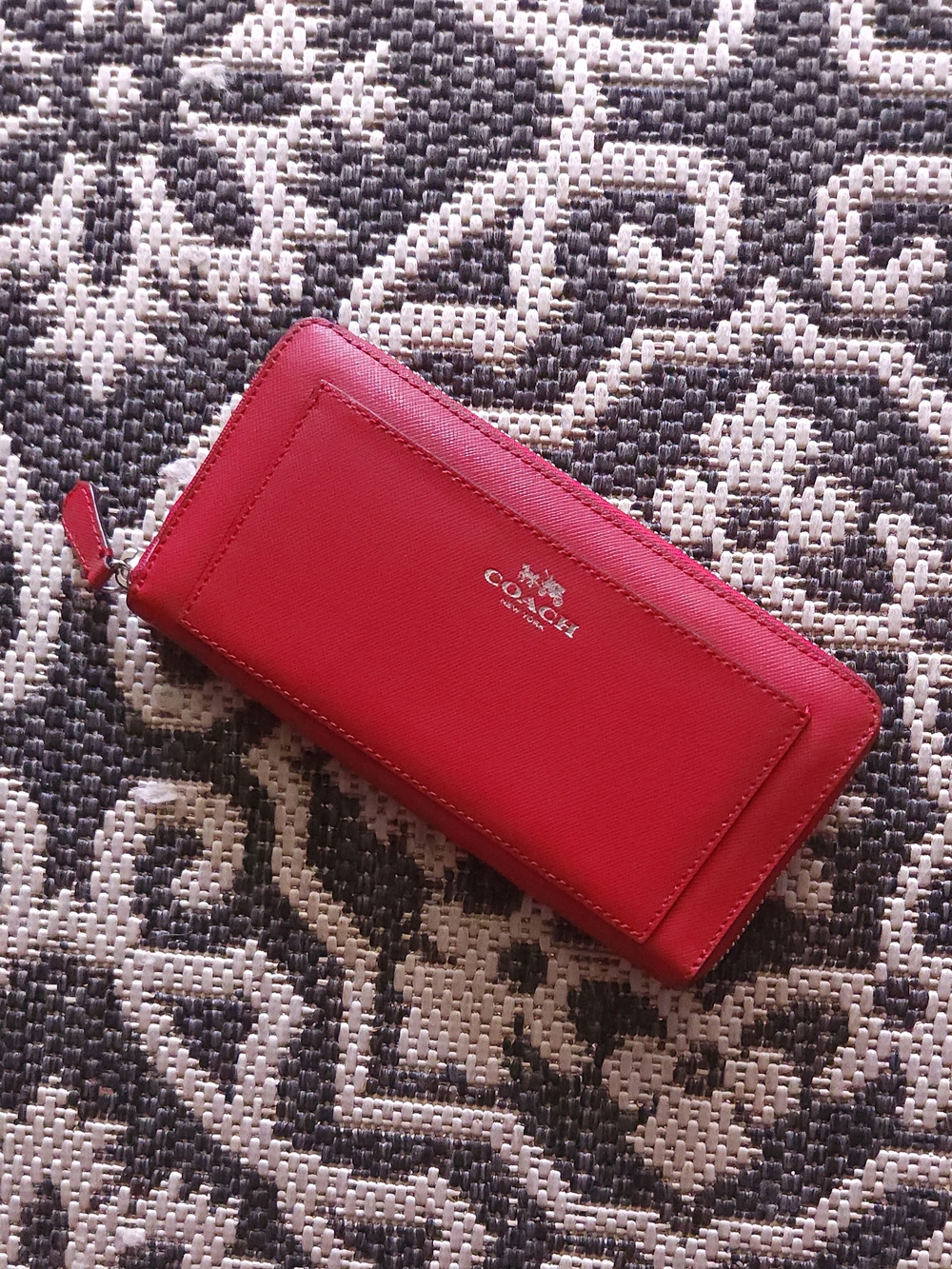 Coach Cherry Red Crossgrain Leather Zip Around Wallet with Front Slip Pocket EUC